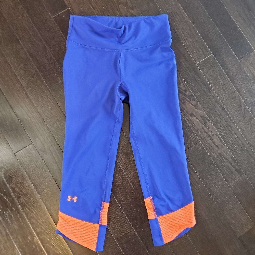 3 Under Armour Capri Length Leggings - Picture 2 of 7